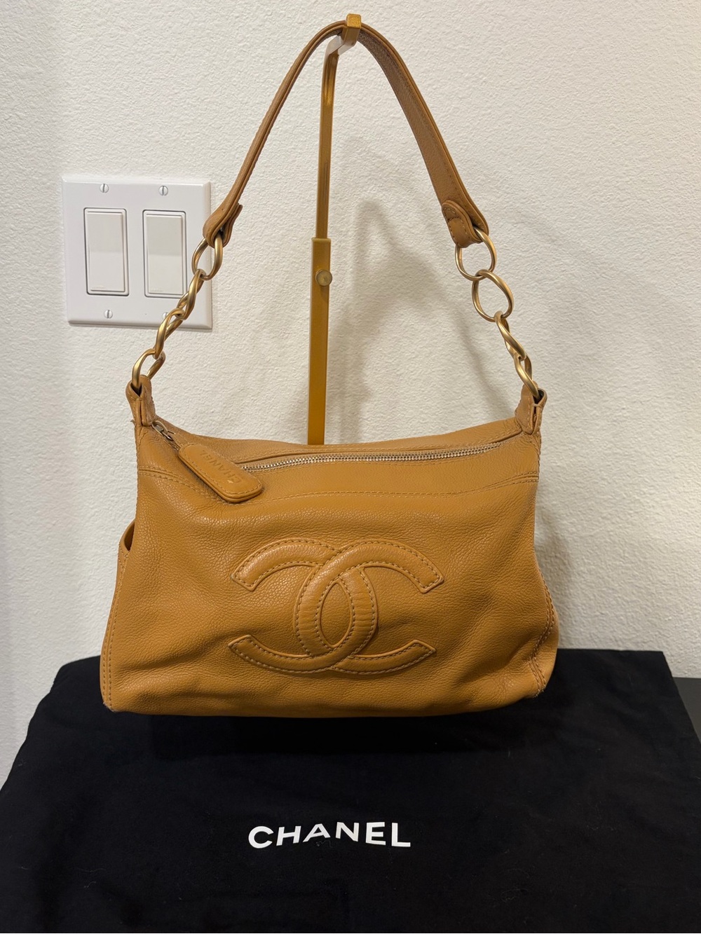 CHANEL Vintage Caviar Timeless Hobo Handbag Tan/Caramel